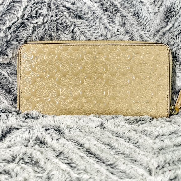 COACH SMALL MARGOT & COACH ACCORDION ZIP WALLET IN SIG DEBOSSED PATENT LEATHER - Picture 14 of 16